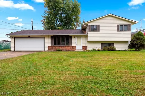 1036 Vivian Dr, Grafton, OH 44044