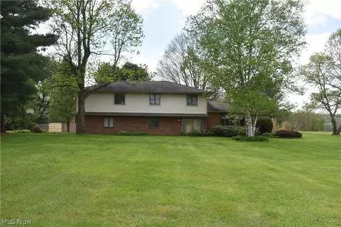 10685 Limeridge Rd, Hiram, OH 44234