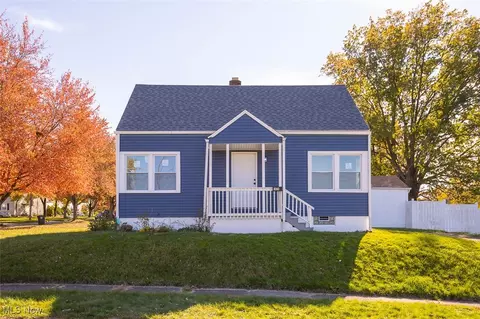 1074 Hartford Ave, Akron, OH 44320