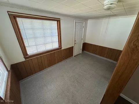 1507 Babbitt Rd, Euclid, OH 44132 photo 3