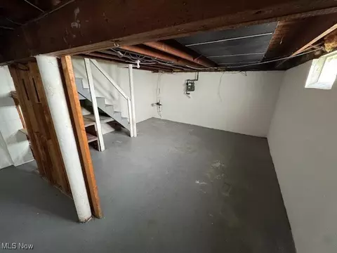 1507 Babbitt Rd, Euclid, OH 44132 photo 9
