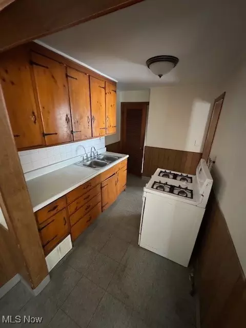 1507 Babbitt Rd, Euclid, OH 44132 photo 5