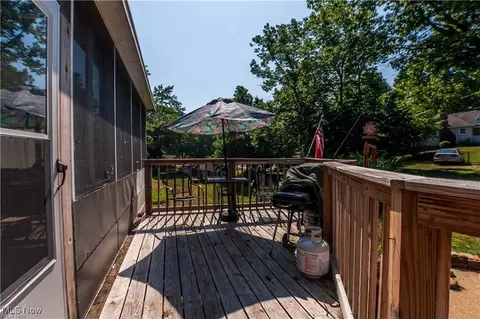 Exterior - 3007 E Waterloo Rd, Akron, OH 44312 photo 6 of 10