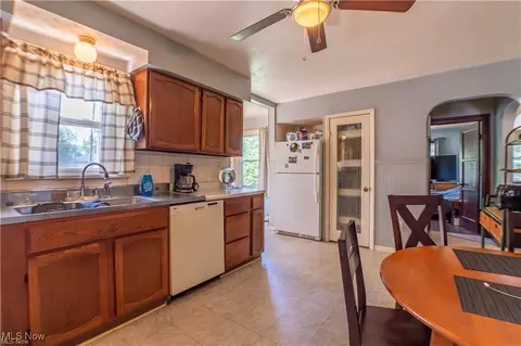 Kitchen - 3007 E Waterloo Rd, Akron, OH 44312 photo 2 of 2