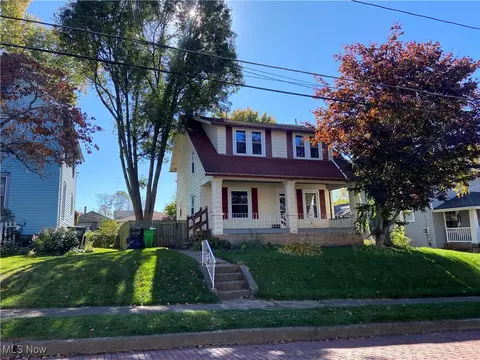 237 Commonwealth Ave NE, Massillon, OH 44646
