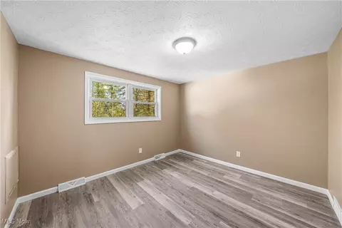 9130 Elm Cir, Windham, OH 44288 photo 16