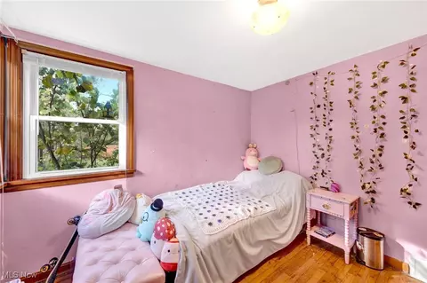 Bedroom - 620 Hilliard Rd, Elyria, OH 44035 photo 3 of 4