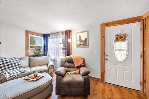 Entry Way - 620 Hilliard Rd, Elyria, OH 44035 photo 1 of 4