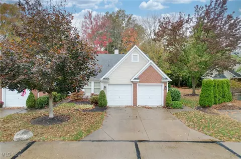 31825 Bayview Dr #70, Avon Lake, OH 44012
