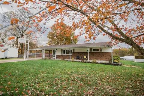 45 Valley Mills Cir, Parkersburg, WV 26104