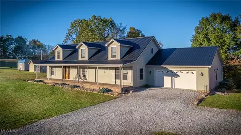2120 Federal Rd, Little Hocking, OH 45742
