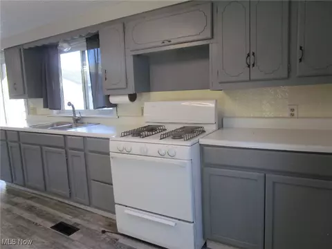 710 Myrtle Ave, Ashtabula, OH 44004 photo 10