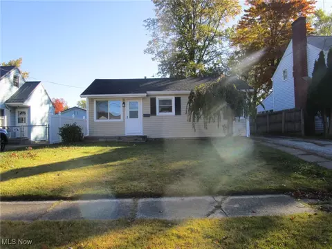 710 Myrtle Ave, Ashtabula, OH 44004 photo 2