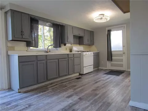 710 Myrtle Ave, Ashtabula, OH 44004 photo 6