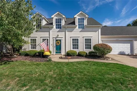 37051 Fairfield Ln, North Ridgeville, OH 44039