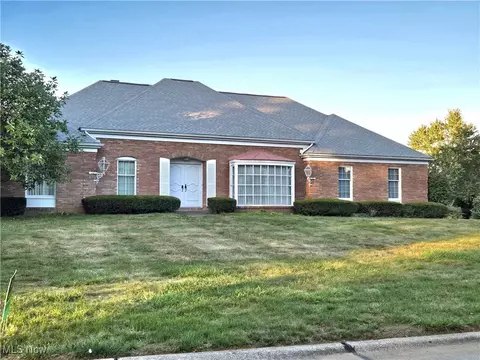 3859 Troon Dr, Uniontown, OH 44685