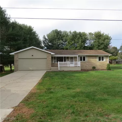809 Lincoln Ave NW, Carrollton, OH 44615