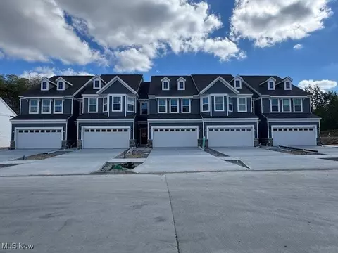 950 Memory Ln # -3, Aurora, OH 44202 photo 2