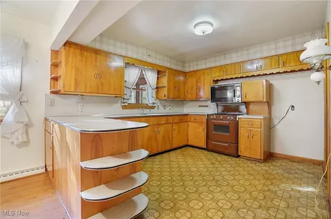 Kitchen - 3987 J A Vaughn Ave, Rootstown, OH 44272 photo 2 of 5