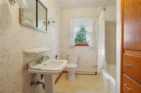 Bath - 3987 J A Vaughn Ave, Rootstown, OH 44272 photo 1 of 1