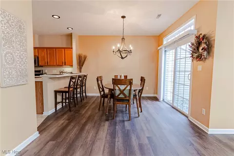 Dining - 5645 Clingan Rd #23B, Struthers, OH 44471 photo 2 of 4