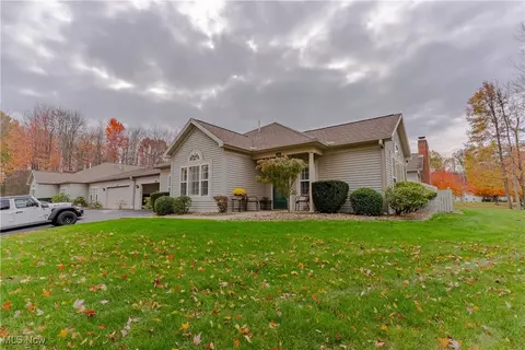 Exterior - 5645 Clingan Rd #23B, Struthers, OH 44471 photo 1 of 2