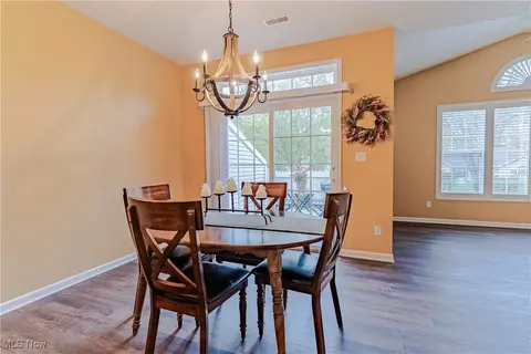 Dining - 5645 Clingan Rd #23B, Struthers, OH 44471 photo 3 of 4