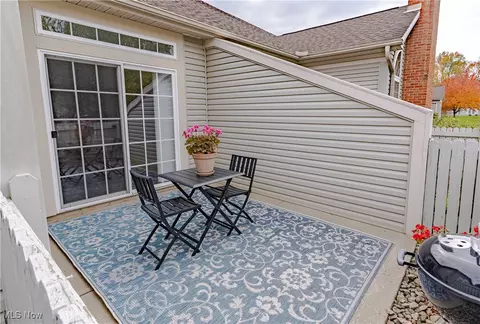 Exterior - 5645 Clingan Rd #23B, Struthers, OH 44471 photo 2 of 2