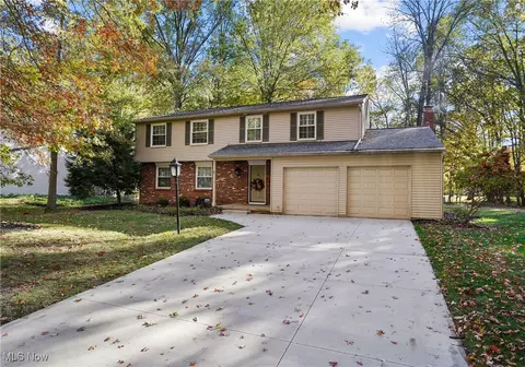 4321 Leewood Rd, Stow, OH 44224