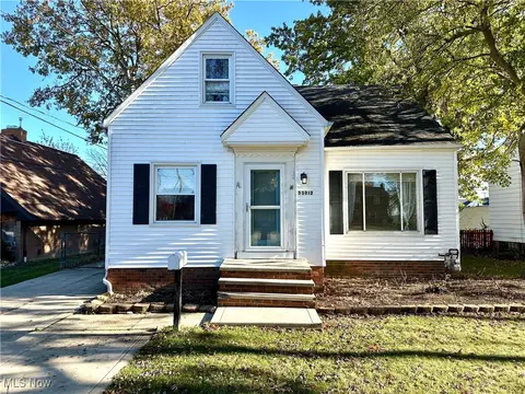 33012 Lake Shore Blvd, Willowick, OH 44095
