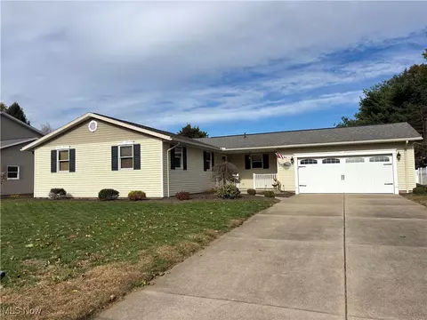 172 Karns Dr, Dover, OH 44622