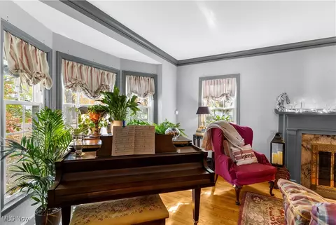 Living - 4018 Windsor Rd, Boardman, OH 44512 photo 1 of 4