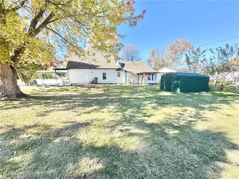 Exterior - 1693 Elfleda St, Lorain, OH 44055 photo 5 of 11
