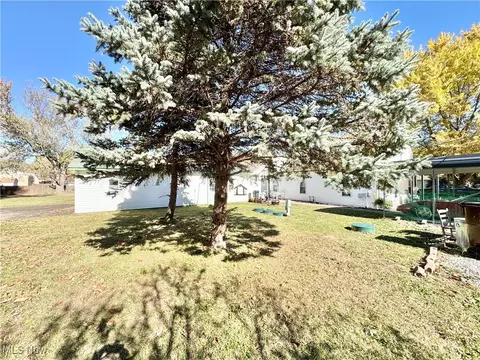 Exterior - 1693 Elfleda St, Lorain, OH 44055 photo 7 of 11