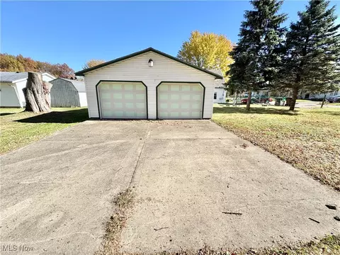 Exterior - 1693 Elfleda St, Lorain, OH 44055 photo 10 of 11