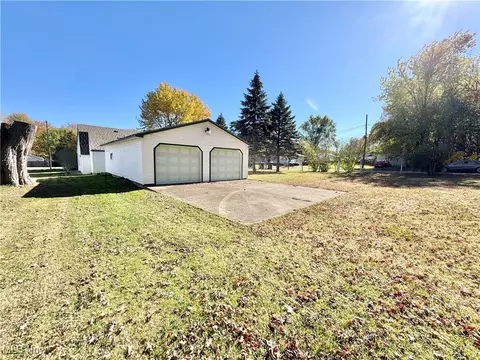 Exterior - 1693 Elfleda St, Lorain, OH 44055 photo 8 of 11