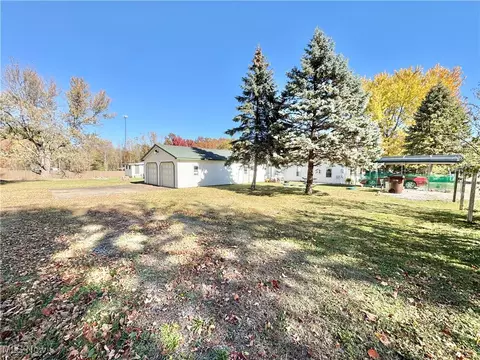 Exterior - 1693 Elfleda St, Lorain, OH 44055 photo 11 of 11