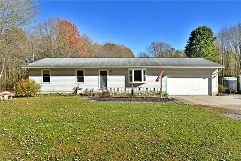 5626 Stoddard Hayes Rd, Farmdale, OH 44417