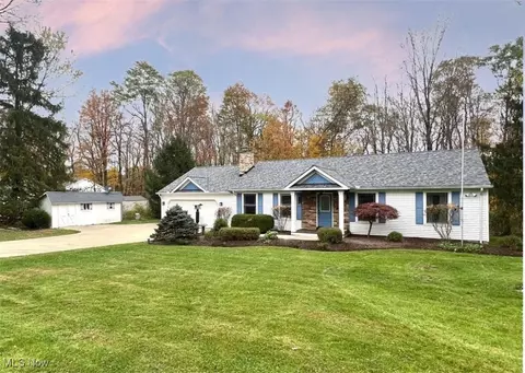 14205 Country River Ln, Newbury, OH 44065