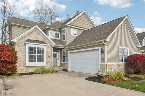 29459 Hummingbird Cir, Westlake, OH 44145