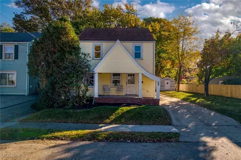 308 Superior St, Louisville, OH 44641
