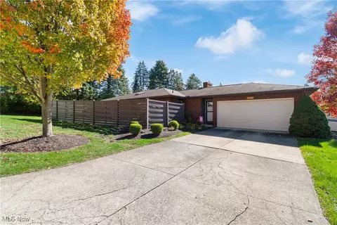 1762 Pine Cove Dr, Wooster, OH 44691