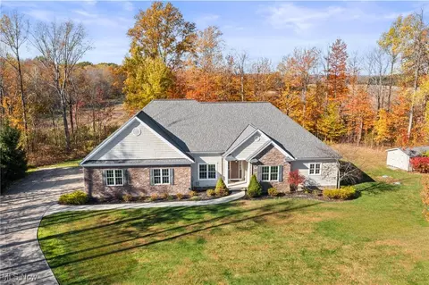14390 Lexington Ln, Novelty, OH 44072