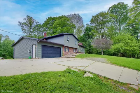Exterior - 3637 Old Forge Rd, Rootstown, OH 44272 photo 3 of 8