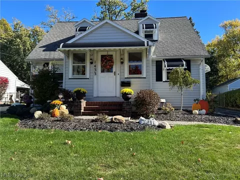 1433 Churchill Rd, Lyndhurst, OH 44124