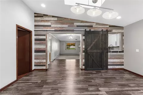 Entry Way - 767 Indianola Rd, Boardman, OH 44512 photo 1 of 1