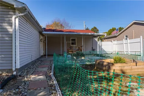Exterior - 767 Indianola Rd, Boardman, OH 44512 photo 5 of 7