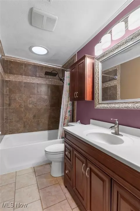 Bath - 767 Indianola Rd, Boardman, OH 44512 photo 1 of 2