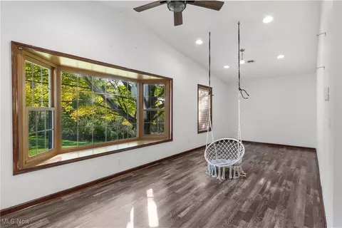 Living - 767 Indianola Rd, Boardman, OH 44512 photo 2 of 4