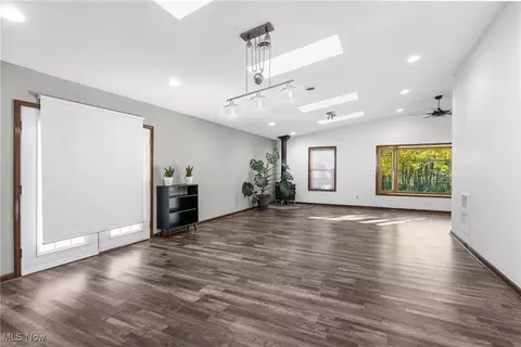 Living - 767 Indianola Rd, Boardman, OH 44512 photo 3 of 4